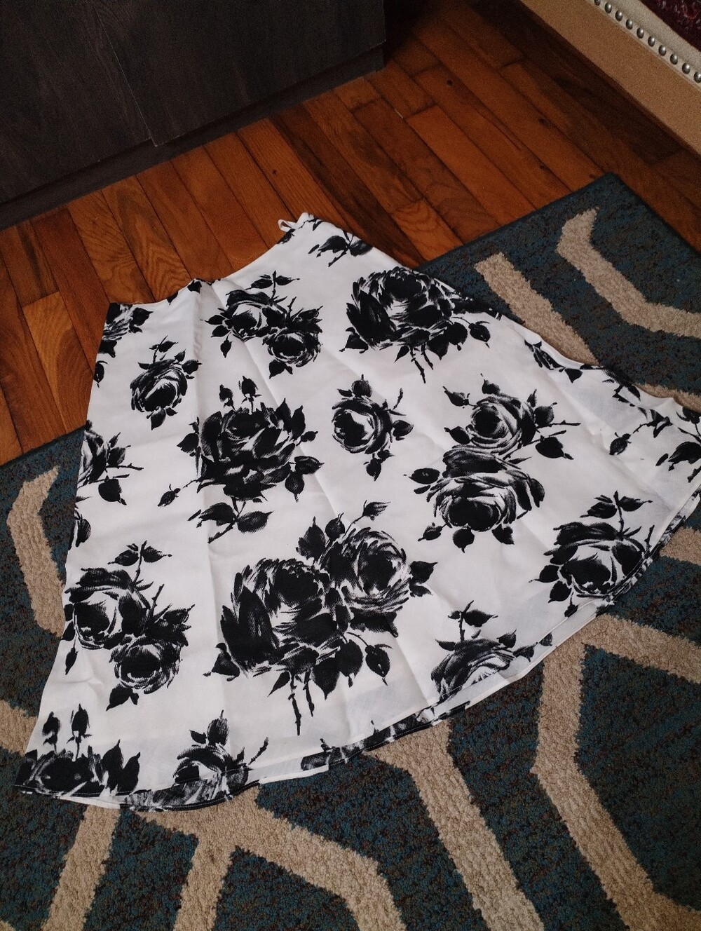 Talbots Black and White Floral  Skirt Linen/ Cotton ,